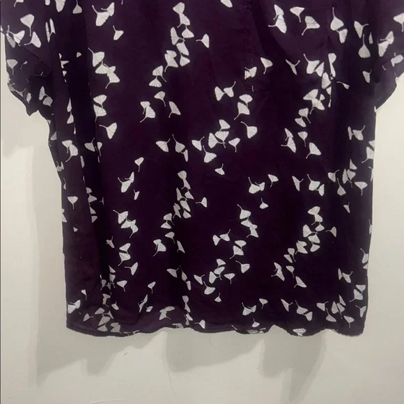 torrid Plum Short Sleeve Scoop Neck Tee with White Leaf Print - Picture 5 of 7